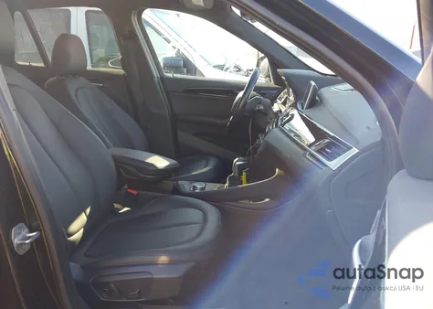 2017 BMW X1 xDrive28I z USA, uszkodzony, nr VIN WBXHT3C37H5F71846